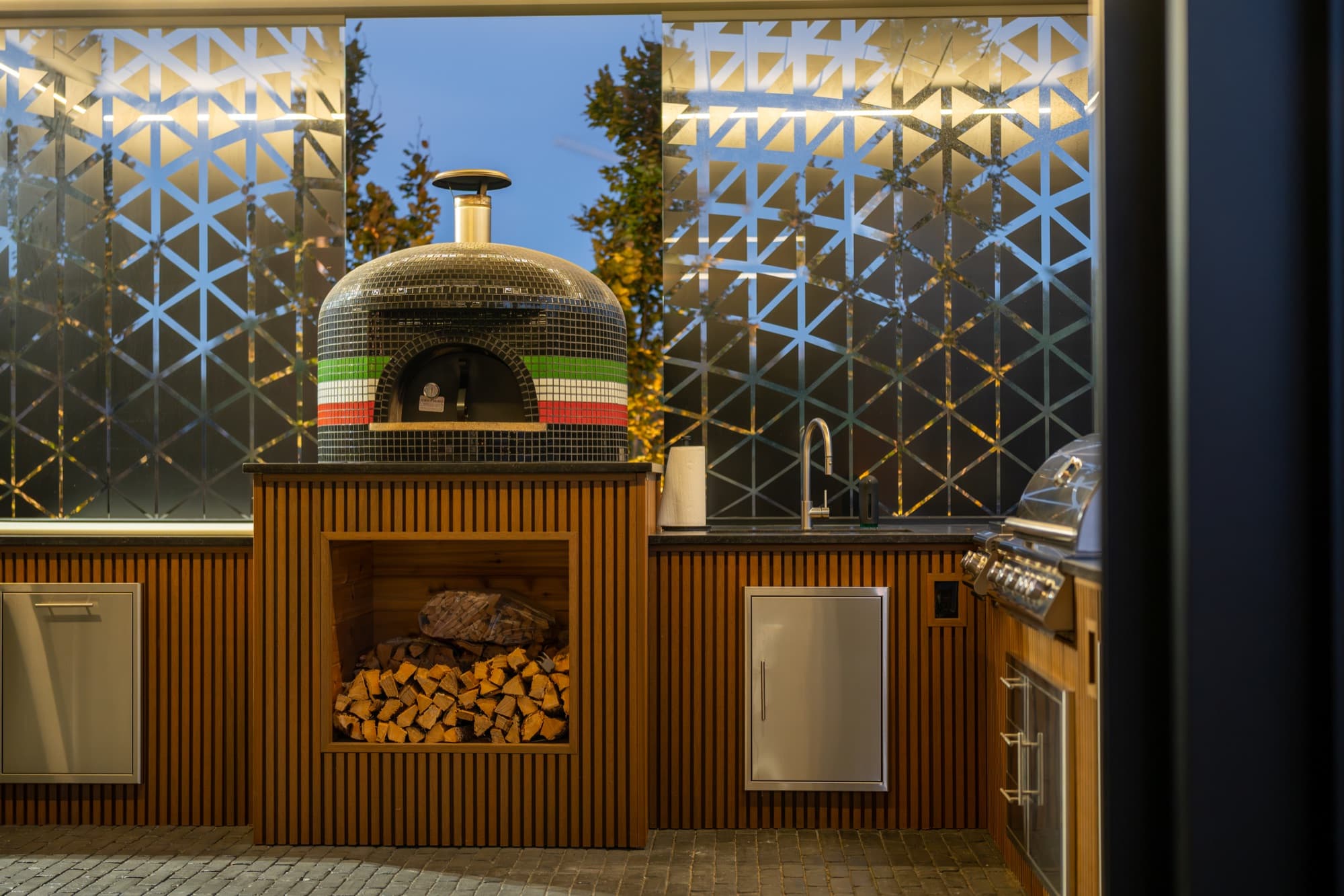 Slat-Clad Poolside Cabana — 3